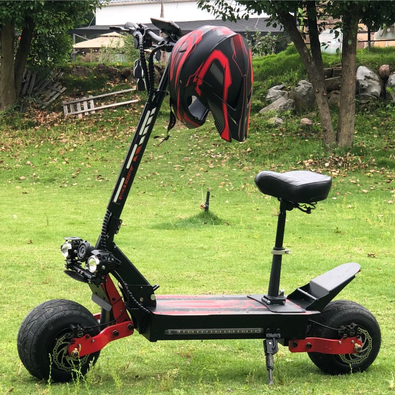 China Most crazy fast electric scooter fat tire 2 motors 2400w 60V 26ah 70km range fabricante