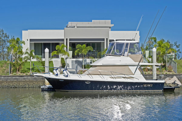 Waterfront Modern Home dengan Ciri Reka Bentuk Mewah