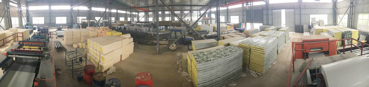 Fotografia panorâmica da oficina de produção de contêineres