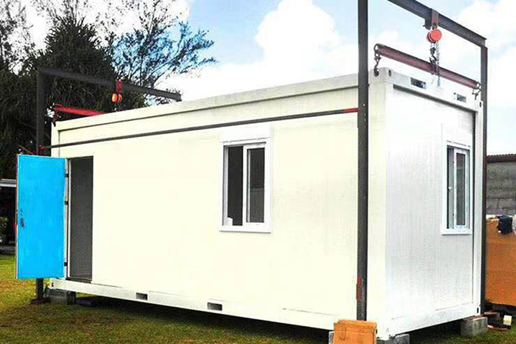 Sai come viene installato il container?