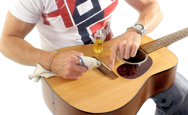 China 20 Tips for Guitar Care Hersteller