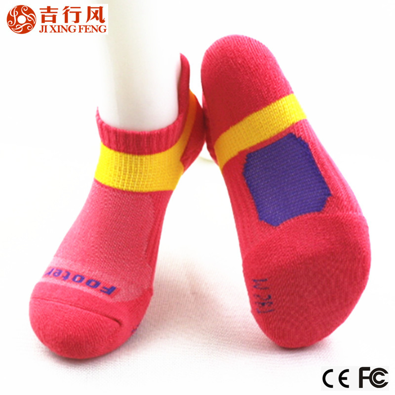 Women Sports Socks,  Antibacterial and Eco-friendly, Breathable, Customized Designs Available