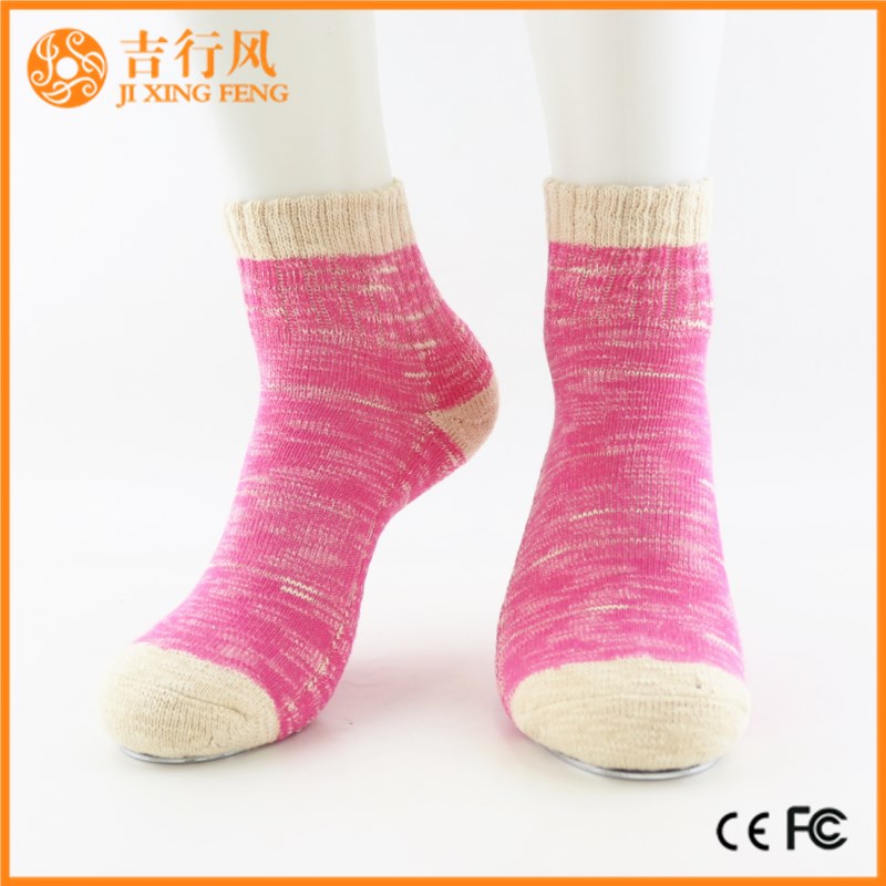 低帮袜子供应商和制造商批发定制女性粉红色地板袜子