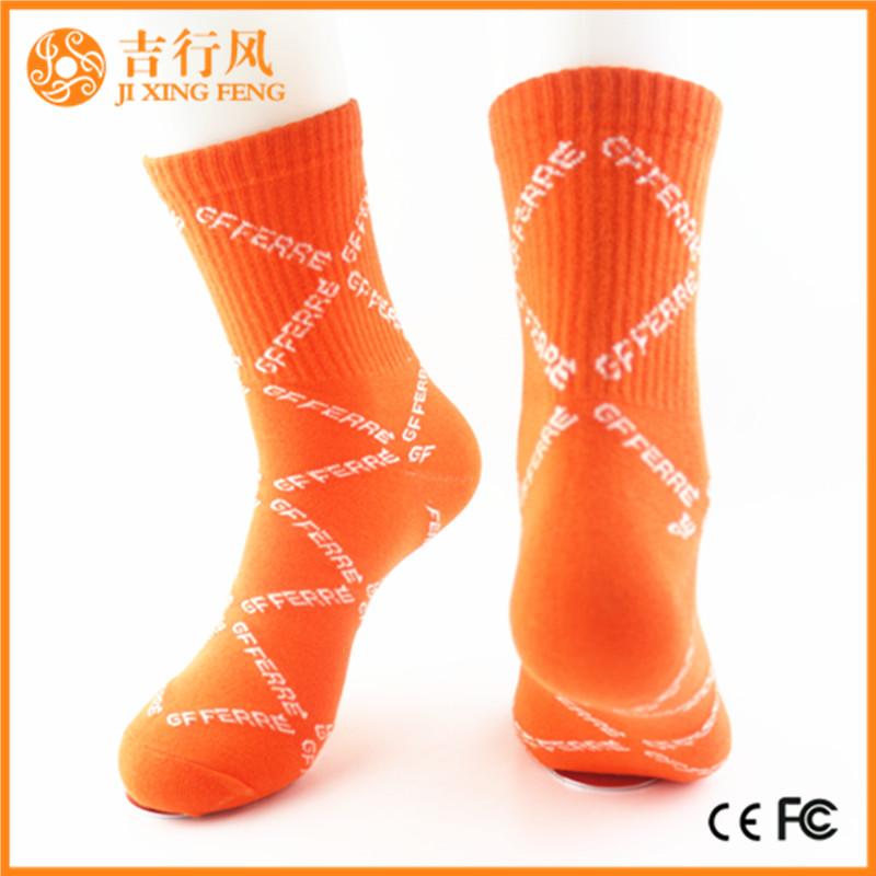 calzini sportivi dell'equipaggio del cotone degli uomini calzini sportivi del cotone lungo arancione all'ingrosso della fabbrica