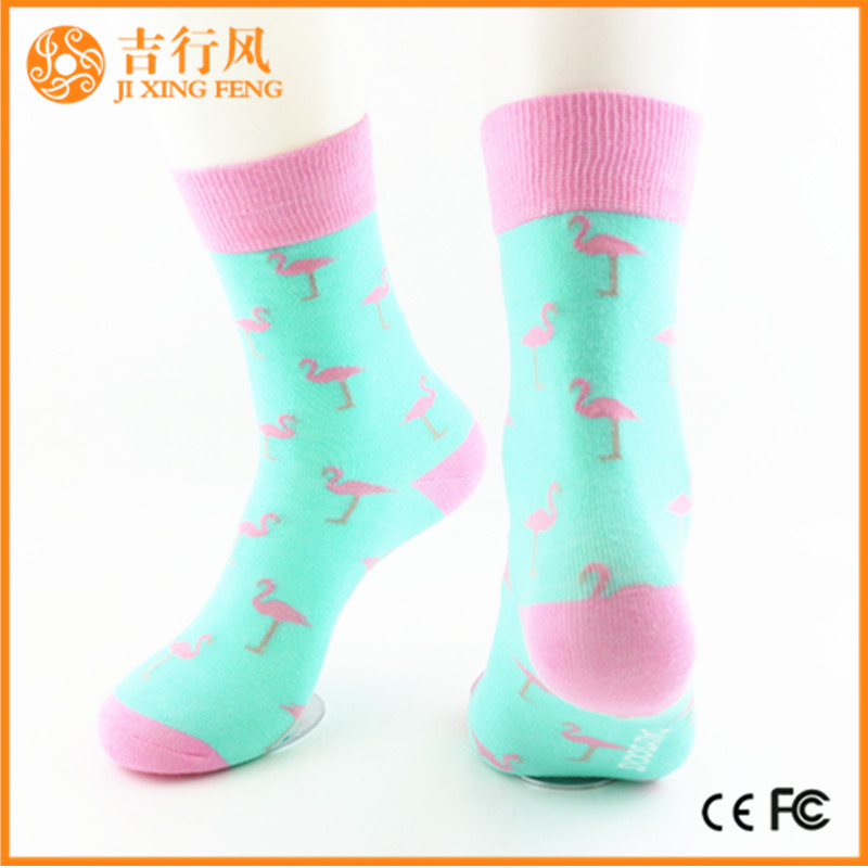 女士可爱袜子供应商和制造商批发定制小鸟图案针织袜子