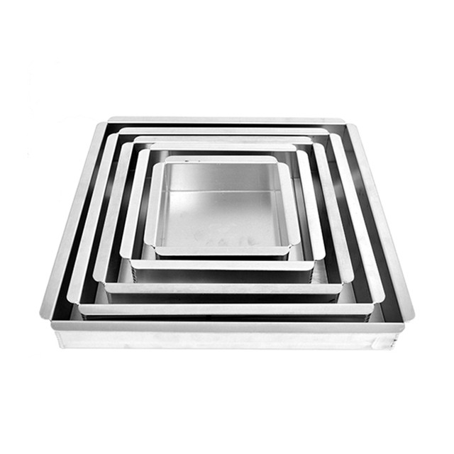 Heavy duty aluminum square cake pan with removable bottom